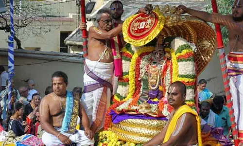 Tirumala : చిన్నశేష వాహనంపై కోదండరాముడు విహారం