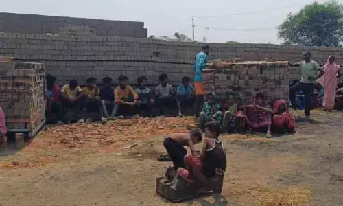 చాక్లెట్ ఇస్తానని మైనర్ బాలికను ఏం చేశాడో చూడండి!