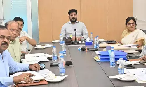 ‘ఎంత డబ్బైనా పర్లేదు.. ప్రొసీడ్ అవ్వండి’.. అధికారులకు CM రేవంత్ కీలక వ్యాఖ్యలు