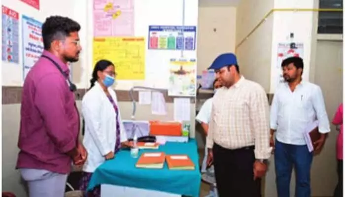కలెక్టర్ సాబ్ సెల్యూట్..! అర్ధరాత్రి ఆసుపత్రుల విజిట్ కలెక్టర్ సాబ్ సెల్యూట్..! అర్ధరాత్రి ఆసుపత్రుల విజిట్