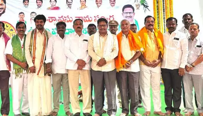 ప్రజలు అష్టఐశ్వర్యాలతో తులతూగాలి ప్రజలు అష్టఐశ్వర్యాలతో తులతూగాలి