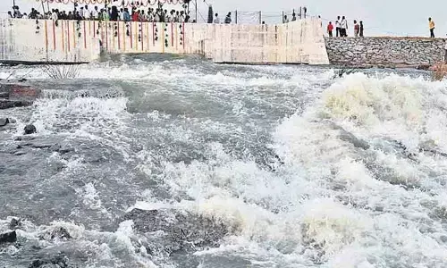 మూడు రోజుల క్రితమే ప్రారంభం.. అంతలోనే లీకేజీ