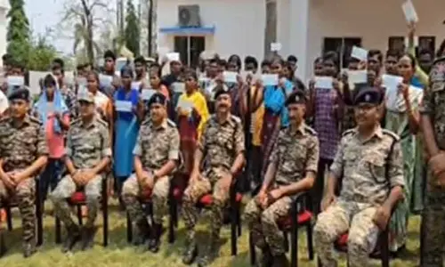 Breaking: 50 మంది మావోయిస్టులు లొంగుబాటు