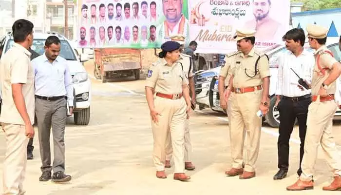 శాంతియుతంగా రంజాన్ పండుగ జరుపుకోండి శాంతియుతంగా రంజాన్ పండుగ జరుపుకోండి