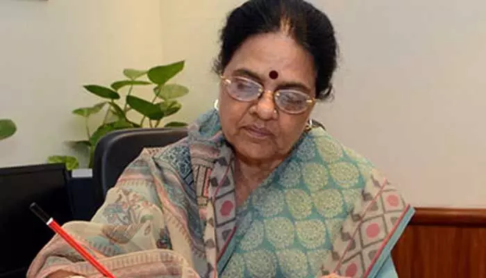 Girija Vyas : హారతి ఇస్తుండగా మంటలు.. కేంద్ర మాజీ మంత్రికి తీవ్ర గాయాలు Girija Vyas : హారతి ఇస్తుండగా మంటలు.. కేంద్ర మాజీ మంత్రికి తీవ్ర గాయాలు
