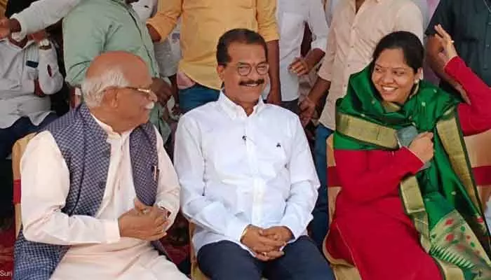 ముగ్గురు ప్రముఖుల సరదా సంభాషణ ముగ్గురు ప్రముఖుల సరదా సంభాషణ