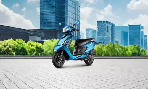 Scooter: రూ.74 వేలకే 62 కి.మీ మైలేజ్.. ఈ సూపర్ స్కూటర్ ఫీచర్స్ అదుర్స్