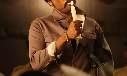 మోగ్లీ నుంచి పబ్లిక్ స్టార్ పోస్టర్ రిలీజ్.. క్యాండిల్‌తో సిగరేట్ వెలిగించుకుంటూ వైల్డ్‌ లుక్‌లో ఆకట్టుకుంటున్నాడుగా