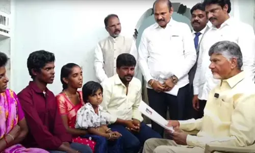 Pensions: ఏపీలో పింఛన్ల పండగ.. మధ్యాహ్నానికి 90 శాతం పంపిణీ