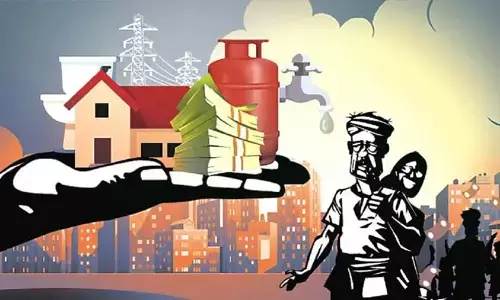 గుడ్డలూడదీసి గోచీలివ్వడమెందుకు..