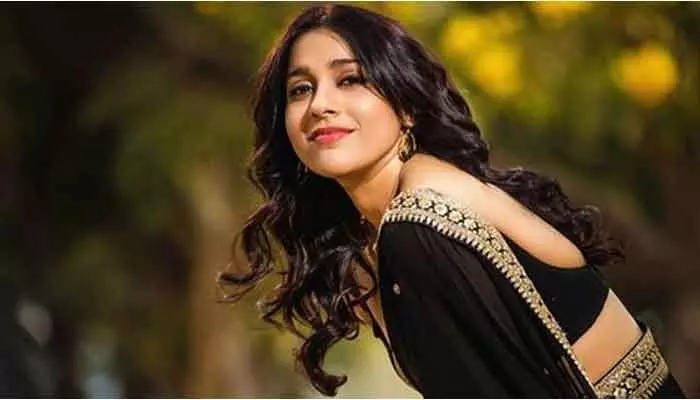 హెచ్ సియు ఘటనపై యాంకర్ రష్మీ సంచలన వీడియో హెచ్ సియు ఘటనపై యాంకర్ రష్మీ సంచలన వీడియో