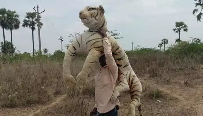 ఓ యువ రైతు వినూత్న ఆలోచన.. ఇంతకీ ఏ చేశాడో తెలుసా..? ఓ యువ రైతు వినూత్న ఆలోచన.. ఇంతకీ ఏ చేశాడో తెలుసా..?
