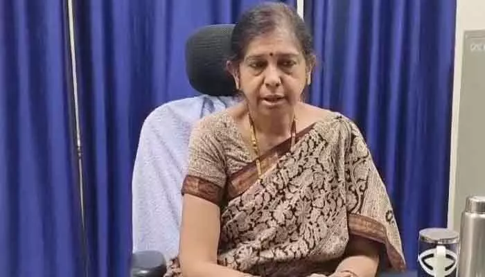ర్యాగింగ్ చేసిన ముగ్గురు విద్యార్థులపై వేటు ర్యాగింగ్ చేసిన ముగ్గురు విద్యార్థులపై వేటు