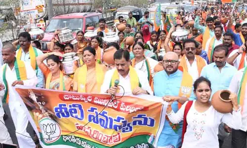 నీటి కోసం రోడ్డెక్కిన మహిళలు.. ఎక్కడంటే..?