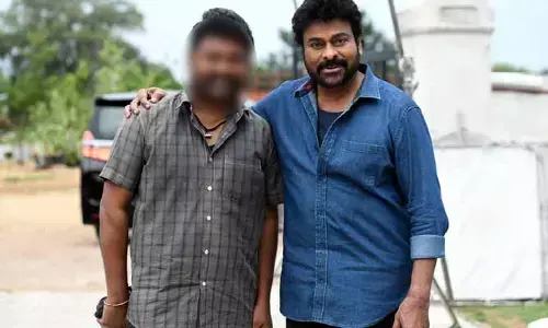 Megastar Chiranjeevi: విశ్వంభర సెట్‌లో మెగాస్టార్.. ఆ నటుడితో ఉన్న ఫొటో వైరల్
