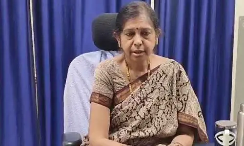 ర్యాగింగ్‌ చేసిన ముగ్గురు విద్యార్థులపై వేటు