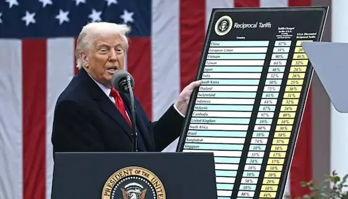 Trump: ఆపరేషన్ ముగిసింది రోగి కోలుకుంటున్నాడు.. సుంకాల విధింపు అనంతరం ట్రంప్ కీలక పోస్ట్ Trump: ఆపరేషన్ ముగిసింది రోగి కోలుకుంటున్నాడు.. సుంకాల విధింపు అనంతరం ట్రంప్ కీలక పోస్ట్