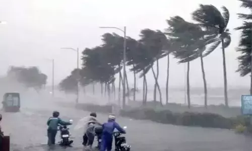 Heavy Rain Alert: విజయవాడలో ఒక్కసారిగా మారిన వాతావరణం.. పలుచోట్ల భారీ వర్షం!