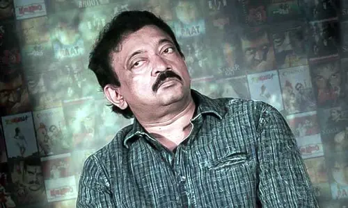 ఎన్టీఆర్‌‌పై సెన్సేషనల్ కామెంట్స్ చేసిన ఆర్జీవీ.. ఫోటోకు అలాంటి క్యాప్షన్ ఇచ్చి ఇజ్జత్ తీసిండు పో..