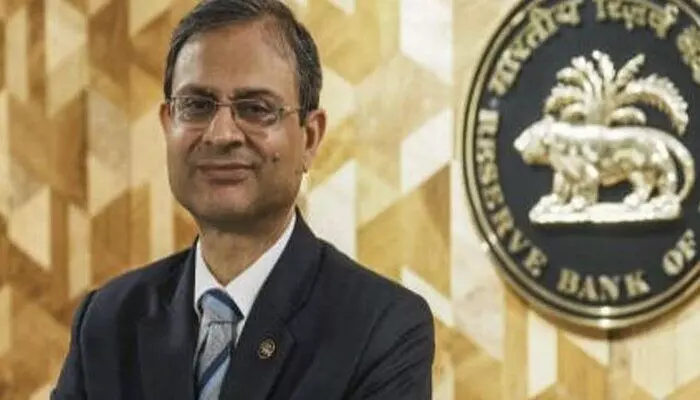 RBI: త్వరలో కొత్త గవర్నర్ సంజయ్ మల్హోత్రా సంతకంతో రూ.10, రూ.500 నోట్ల జారీ RBI: త్వరలో కొత్త గవర్నర్ సంజయ్ మల్హోత్రా సంతకంతో రూ.10, రూ.500 నోట్ల జారీ