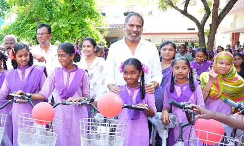 తల్లుల ఖాతాల్లో రూ. 15 వేలు: మంత్రి గొట్టిపాటి కీలక ప్రకటన