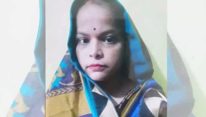 మహిళ పాలిట శాపంగా మారిన పీరియడ్స్.. ఇంతకీ ఏమైందంటే..? మహిళ పాలిట శాపంగా మారిన పీరియడ్స్.. ఇంతకీ ఏమైందంటే..?