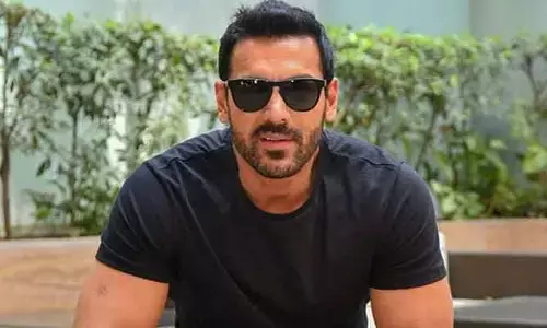 చేతులు జోడించి అడుగుతున్నా.. దయచేసి అలా చేయడం ఆపేయండి.. సీఎంకు జాన్ అబ్రహం స్పెషల్ రిక్వెస్ట్