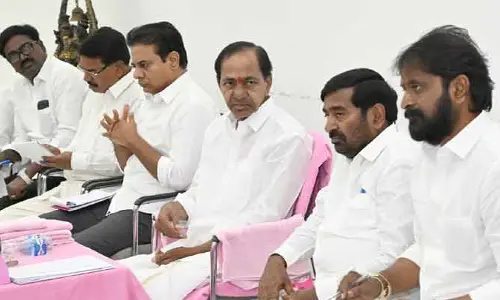ఉప ఎన్నిక ముగిసేవరకు హైదరాబాద్‌లోనే కేసీఆర్.. కేటీఆర్, హరీష్ రావుకు కీలక బాధ్యతలు