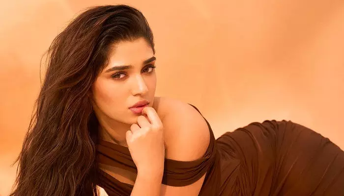 Krithi Shetty : ఓర చూపులతో కుర్రాళ్లు క్లీన్ బౌల్డ్ Krithi Shetty : ఓర చూపులతో కుర్రాళ్లు క్లీన్ బౌల్డ్