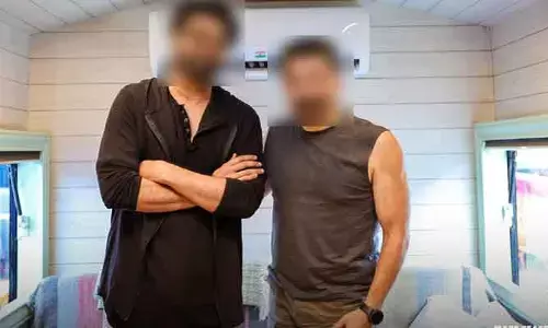 మాసివ్ ఫ్రేమ్‌లో ఇద్దరు స్టార్ హీరోలు.. చూడటానికి రెండు కళ్లు సరిపోవట్లేదు అంటున్న నెటిజన్లు(పోస్ట్)