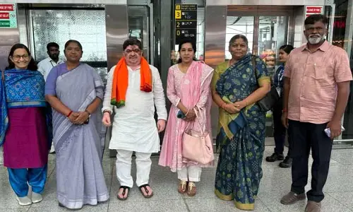 Chintan Shivir: డెహ్రాడూన్ బయలుదేరిన మంత్రులు పొన్నం ప్రభాకర్, సీతక్క.. ఎందుకంటే?