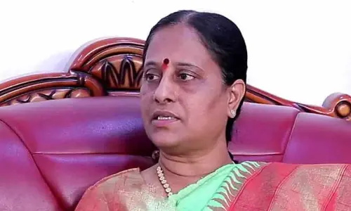 మంత్రి కొండా సురేఖకు స్వల్ప అస్వస్థత