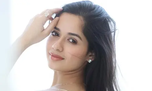 Jannat Zubair Rahmani : గ్లామర్‌తో రెచ్చగొడుతున్న బొద్దుగుమ్మ