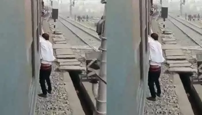 Viral video: రైలుకు వేలాడిన యువకుడు.. ఈ దెబ్బతో జీవితంలో దొంగతనాల జోలికి వెళ్లడు! Viral video: రైలుకు వేలాడిన యువకుడు.. ఈ దెబ్బతో జీవితంలో దొంగతనాల జోలికి వెళ్లడు!