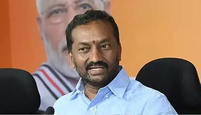 ‘8 మంది బీజేపీ ఎంపీలం రాజీనామా చేసేందుకు రెడీ’.. రఘునందన్ రావు సంచలన సవాల్ ‘8 మంది బీజేపీ ఎంపీలం రాజీనామా చేసేందుకు రెడీ’.. రఘునందన్ రావు సంచలన సవాల్
