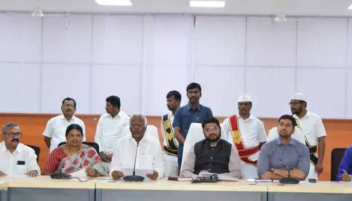 ఈ ప్రాజెక్టలను త్వరగా పూర్తి చేయండి ఈ ప్రాజెక్టలను త్వరగా పూర్తి చేయండి