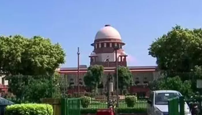 Supreme court: ఫుడ్ సేఫ్టీ నిబంధనలు పాటించాలి.. కేంద్రానికి సుప్రీంకోర్టు కీలక ఆదేశాలు Supreme court: ఫుడ్ సేఫ్టీ నిబంధనలు పాటించాలి.. కేంద్రానికి సుప్రీంకోర్టు కీలక ఆదేశాలు