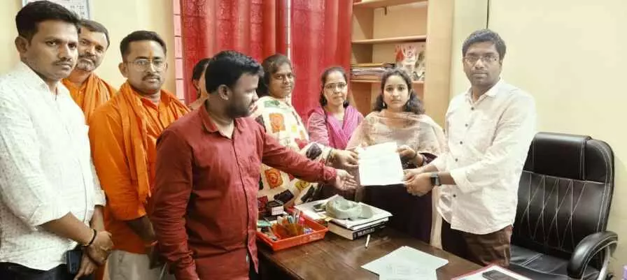 ట్రిపుల్ ఐటిలో 41 మంది అధ్యాపకుల రాజీనామా.. ఎందుకంటే..? ట్రిపుల్ ఐటిలో 41 మంది అధ్యాపకుల రాజీనామా.. ఎందుకంటే..?
