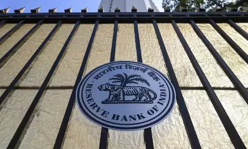 RBI: కీలక వడ్డీ రేట్లను మరోసారి సవరించిన ఆర్బీఐ.. 0.25 శాతం తగ్గిన రెపోరేటు