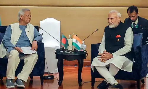 Bangladesh: బంగ్లాదేశ్‌కు భారీ షాక్.. ట్రాన్స్-షిప్‌మెంట్ ఫెసిలిటీ రద్దు చేసిన భారత్