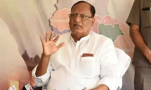 వాళ్లు చాలా ఇబ్బంది పడుతున్నారు.. బిల్లులు విడుదల చేయండి: సీఎం రేవంత్‌కు గుత్తా లేఖ