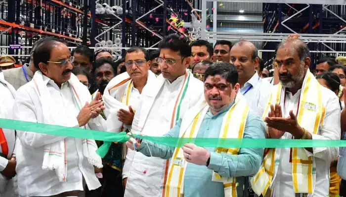టెక్స్ పోర్ట్ యూనిట్ ప్రారంభించిన తెలంగాణ మంత్రులు టెక్స్ పోర్ట్ యూనిట్ ప్రారంభించిన తెలంగాణ మంత్రులు