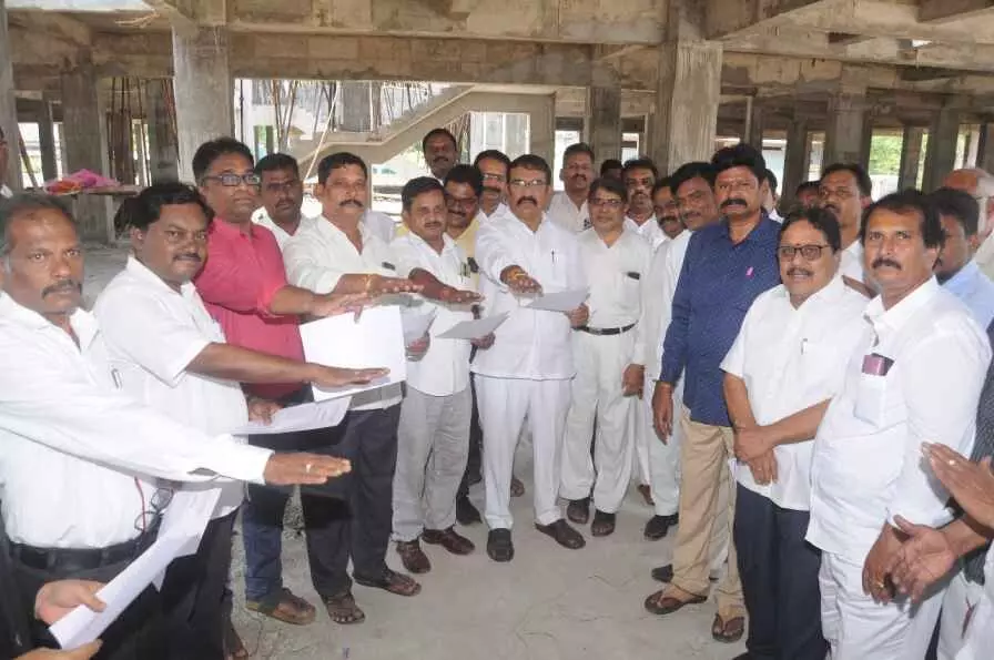 కోదాడ బార్ అసోసియేషన్ కొత్త అధ్యక్షుడు ఎవరో తెలుసా..? కోదాడ బార్ అసోసియేషన్ కొత్త అధ్యక్షుడు ఎవరో తెలుసా..?