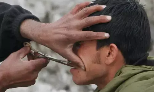 Taliban: అఫ్గాన్ తాలిబన్ సర్కారుతో పురుషులకు తప్పని కష్టాలు