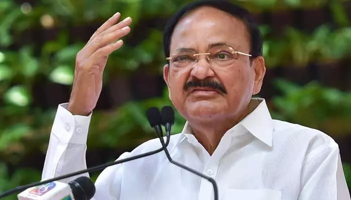 Breaking: జమిలి ఎన్నికలపై వెంకయ్యనాయుడు కీలక వ్యాఖ్యలు Breaking: జమిలి ఎన్నికలపై వెంకయ్యనాయుడు కీలక వ్యాఖ్యలు