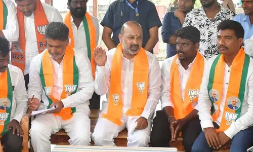 Bandi Sanjay: మోడీ బియ్యం వద్దని లేఖ రాసే దమ్ము రేవంత్ రెడ్డికి ఉందా?: బండి సంజయ్