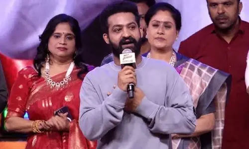 త్వరలోనే మీ అందరినీ కలుసుకుంటాను.. అప్పటివరకు కొంచెం ఓర్పు, సహనంతో ఉండండి.. ఎన్టీఆర్ ఇంట్రెస్టింగ్ కామెంట్స్(వీడియో)