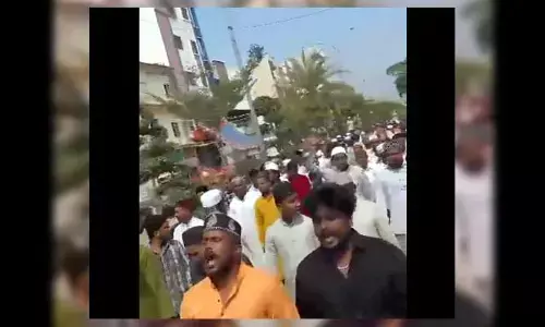 Waqf Amendement Bill : వక్ఫ్ బిల్లు.. ట్యాంక్ బండ్ పై ముస్లిం సంఘాల భారీ ర్యాలీ