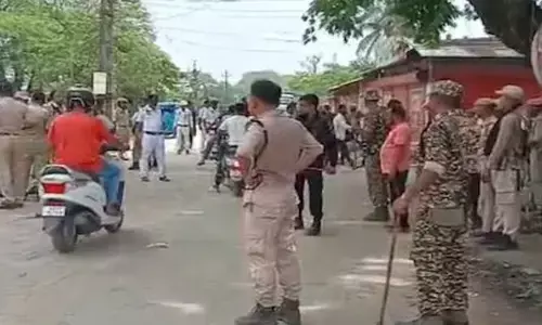 Assam: అస్సాంలోనూ చెలరేగిన వక్ఫ్ బిల్లు వ్యతిరేక నిరసనలు