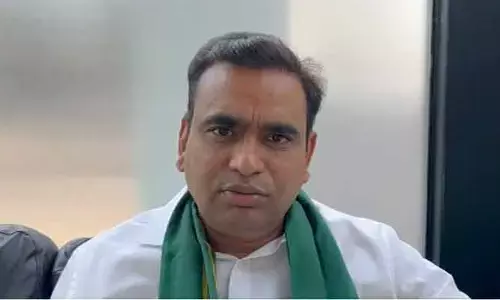 విగ్రహాన్ని శుభ్రం చేస్తే చిత్తశుద్ది ఉన్నట్టేనా..? కేంద్రమంత్రిపై కాంగ్రెస్ ఎంపీ ఫైర్